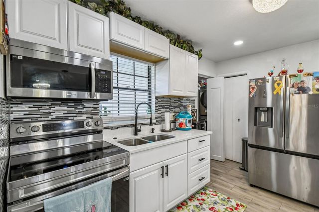 529 BISON CIRCLE, Apopka, FL 32712