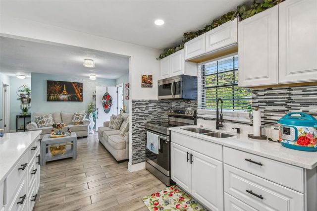 529 BISON CIRCLE, Apopka, FL 32712