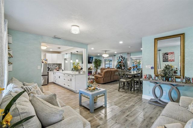 529 BISON CIRCLE, Apopka, FL 32712