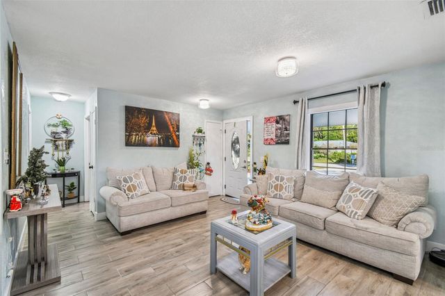 529 BISON CIRCLE, Apopka, FL 32712