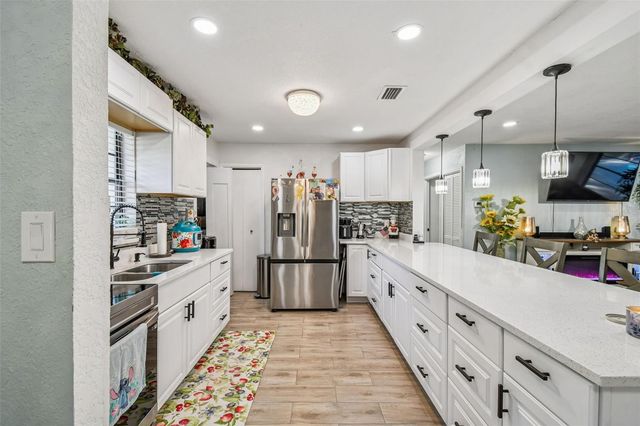 529 BISON CIRCLE, Apopka, FL 32712