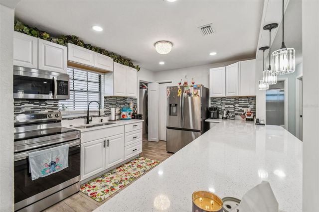 529 BISON CIRCLE, Apopka, FL 32712