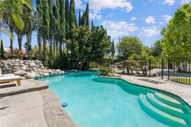 515 W Le Roy, Arcadia, CA 91007