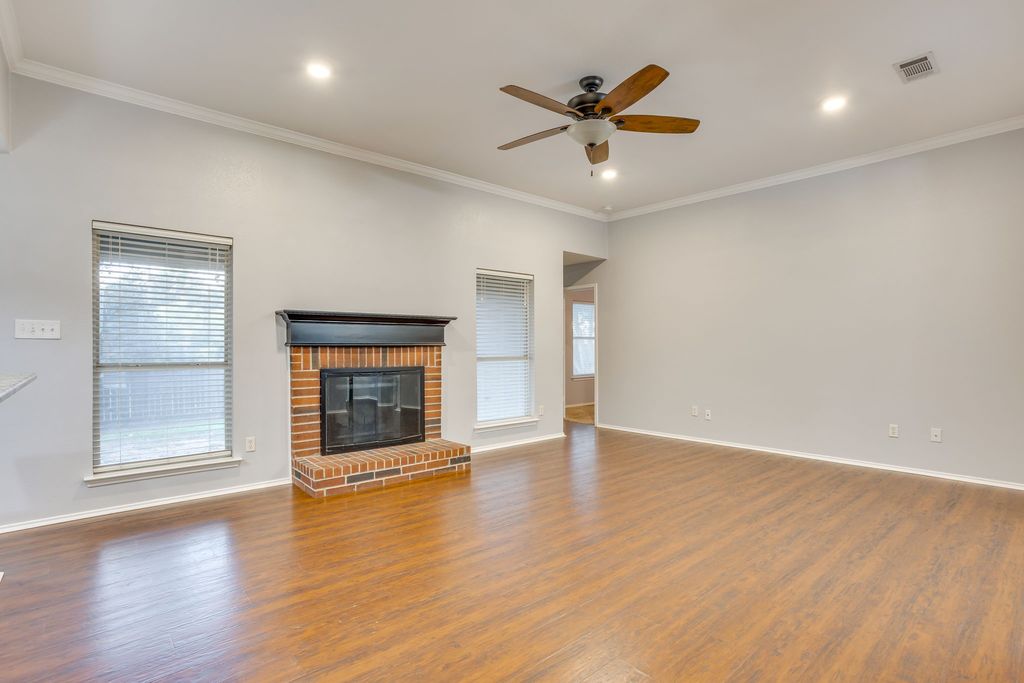 941 Jessica Drive, Burleson, TX 76028 — photo 5