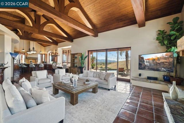 1615 Lawrence Rd, Danville, CA 94506