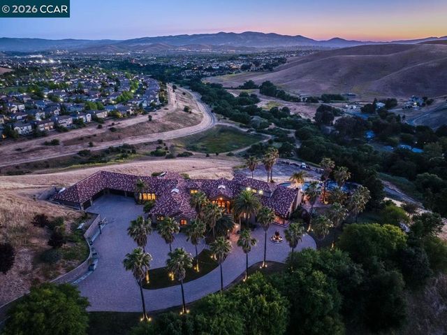 1615 Lawrence Rd, Danville, CA 94506