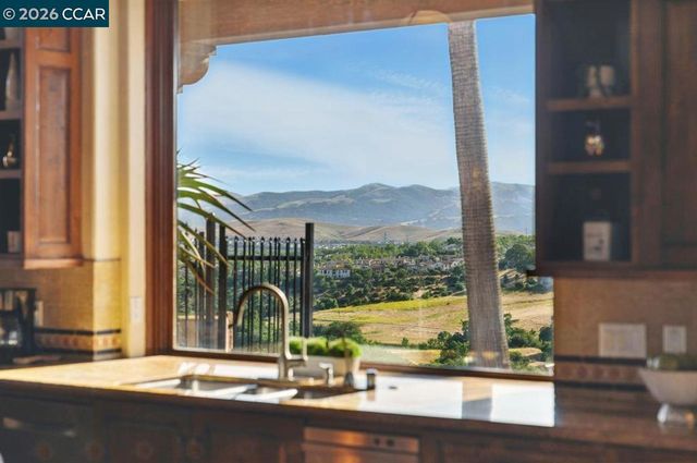 1615 Lawrence Rd, Danville, CA 94506