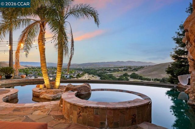 1615 Lawrence Rd, Danville, CA 94506