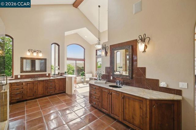 1615 Lawrence Rd, Danville, CA 94506