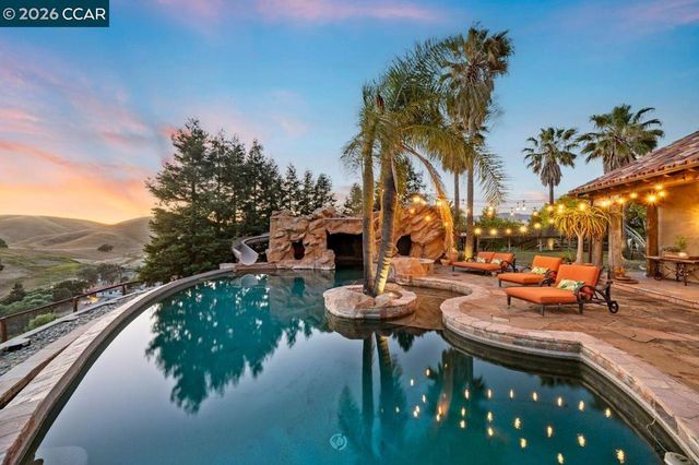 1615 Lawrence Rd, Danville, CA 94506