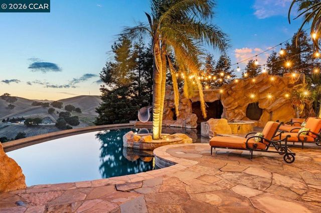 1615 Lawrence Rd, Danville, CA 94506