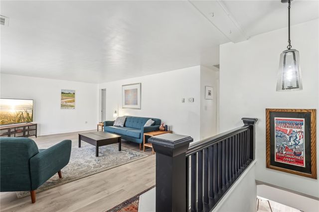 15 Oak Glen Dr, Oakmont, PA 15139