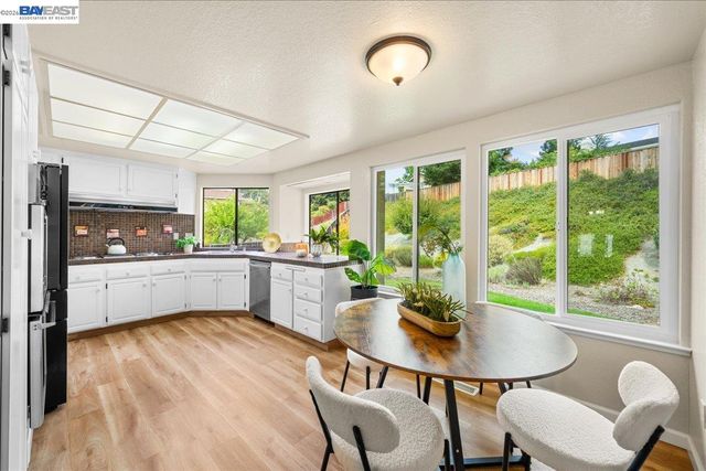 4 Woodview Ct, San Ramon, CA 94582