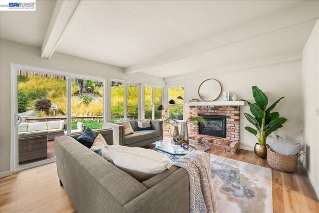 4 Woodview Ct, San Ramon, CA 94582
