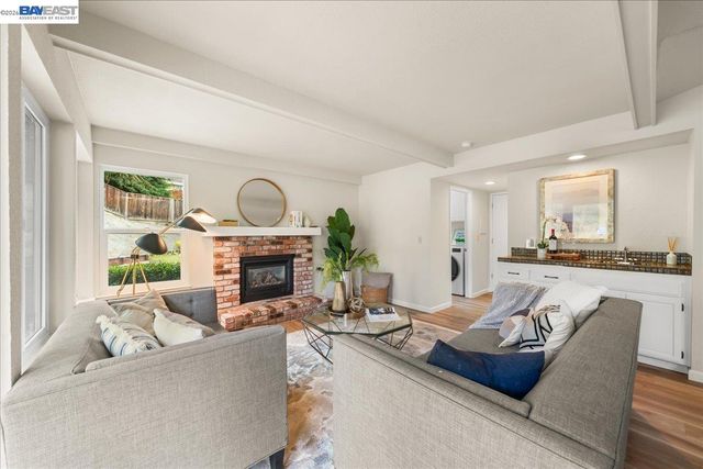 4 Woodview Ct, San Ramon, CA 94582