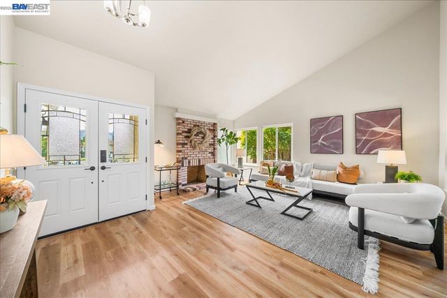 4 Woodview Ct, San Ramon, CA 94582