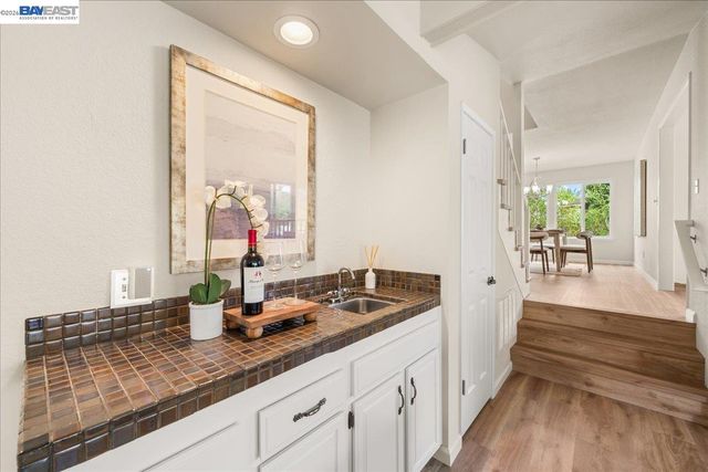 4 Woodview Ct, San Ramon, CA 94582