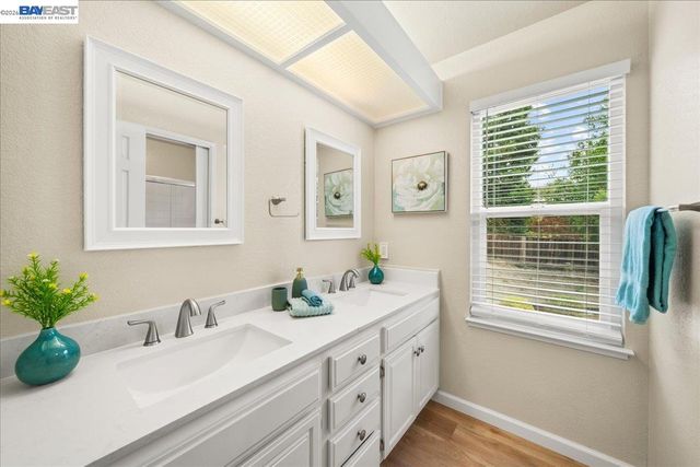 4 Woodview Ct, San Ramon, CA 94582