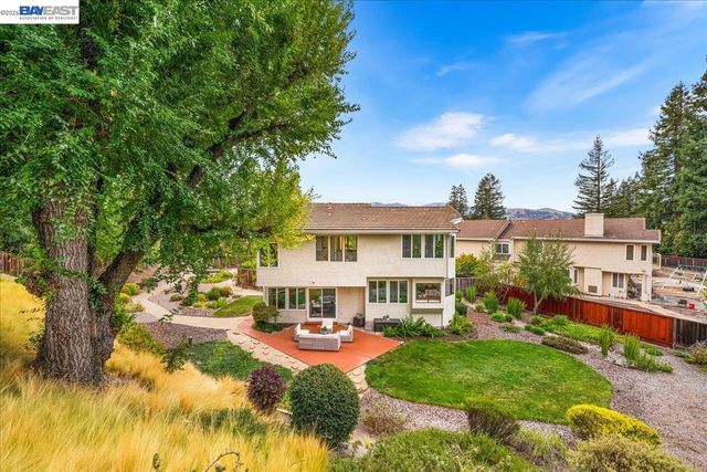 4 Woodview Ct, San Ramon, CA 94582
