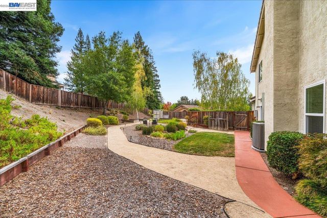 4 Woodview Ct, San Ramon, CA 94582