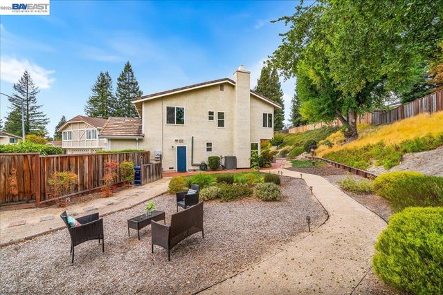 4 Woodview Ct, San Ramon, CA 94582