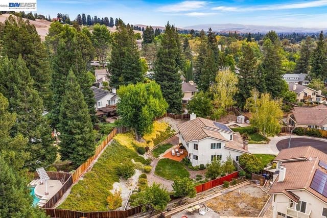 4 Woodview Ct, San Ramon, CA 94582