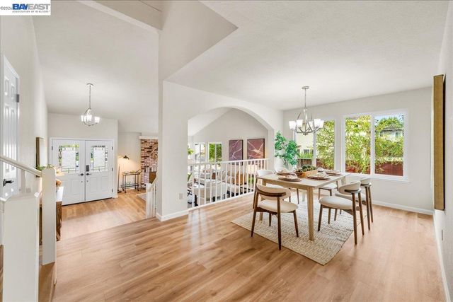 4 Woodview Ct, San Ramon, CA 94582
