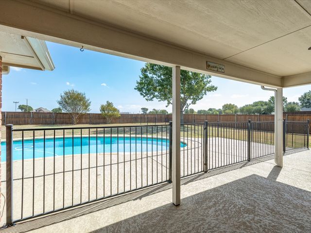 5020 April Lane, Waxahachie, TX 75165