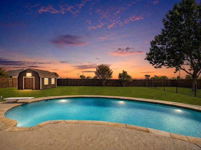 5020 April Lane, Waxahachie, TX 75165