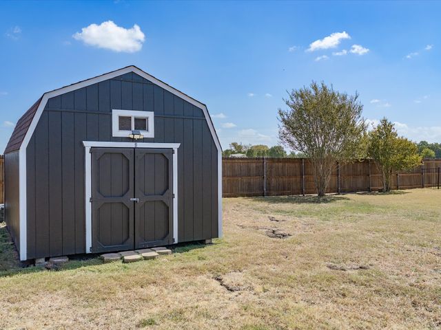 5020 April Lane, Waxahachie, TX 75165