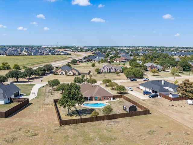 5020 April Lane, Waxahachie, TX 75165
