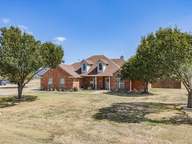 5020 April Lane, Waxahachie, TX 75165