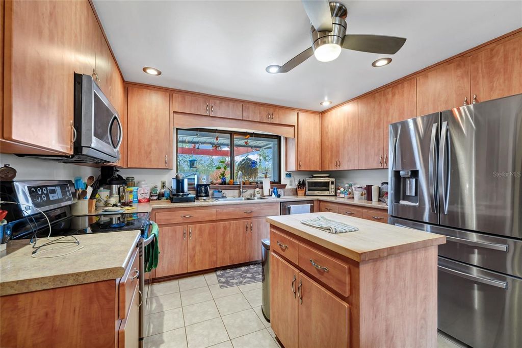 Image 15 of property listing at 3939 ROSE PETAL LANE, Orlando, FL 32808