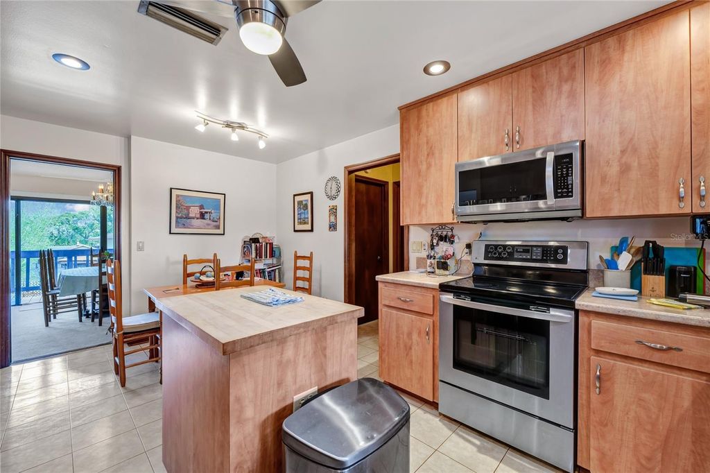 Image 16 of property listing at 3939 ROSE PETAL LANE, Orlando, FL 32808