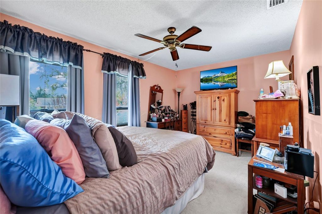 Image 23 of property listing at 3939 ROSE PETAL LANE, Orlando, FL 32808
