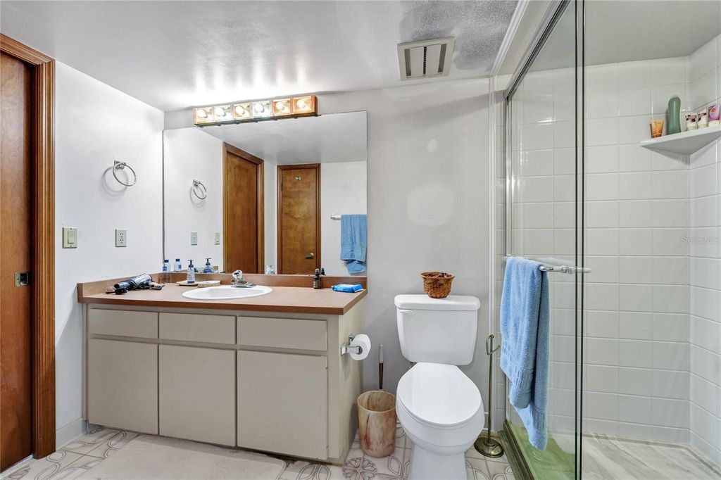 Image 30 of property listing at 3939 ROSE PETAL LANE, Orlando, FL 32808