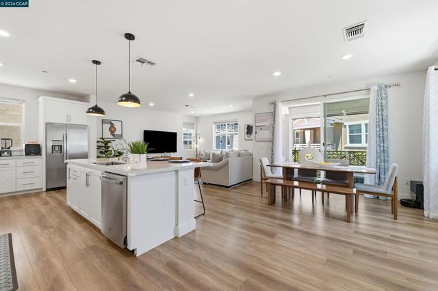 37352 Watersail Way, Newark, CA 94560