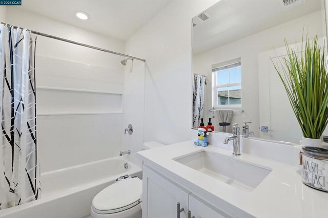 37352 Watersail Way, Newark, CA 94560