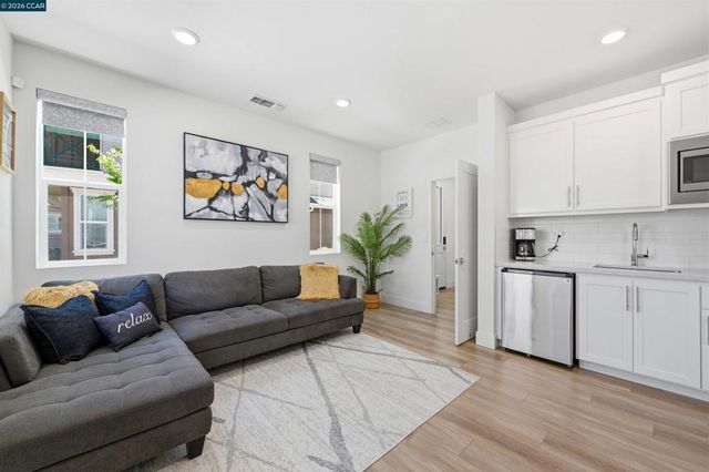 37352 Watersail Way, Newark, CA 94560