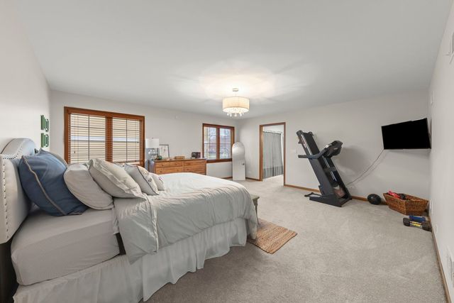 393 E 16th Place, Lombard, IL 60148