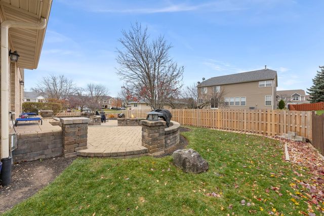 393 E 16th Place, Lombard, IL 60148