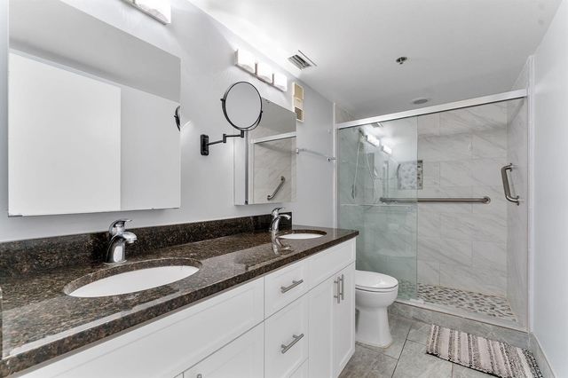 7260 Kinghurst Drive 205, Delray Beach, FL 33446