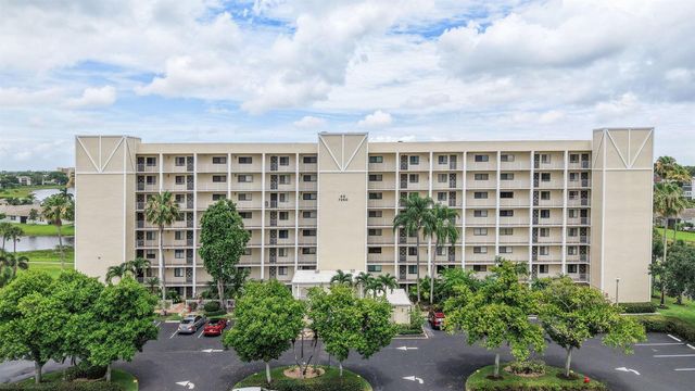 7260 Kinghurst Drive 205, Delray Beach, FL 33446