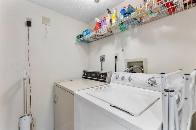 7260 Kinghurst Drive 205, Delray Beach, FL 33446