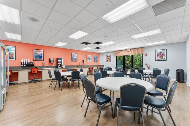 7260 Kinghurst Drive 205, Delray Beach, FL 33446