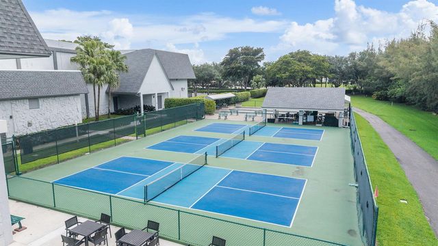 7260 Kinghurst Drive 205, Delray Beach, FL 33446