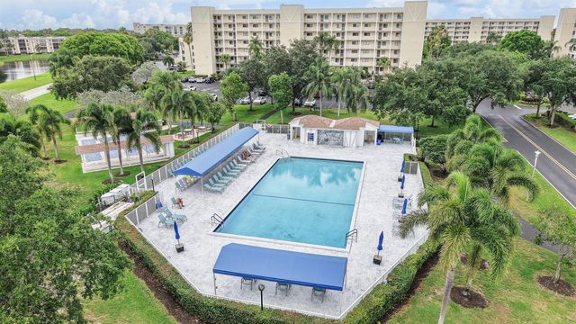 7260 Kinghurst Drive 205, Delray Beach, FL 33446