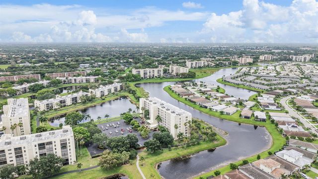 7260 Kinghurst Drive 205, Delray Beach, FL 33446