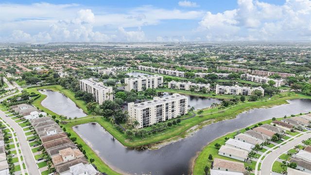 7260 Kinghurst Drive 205, Delray Beach, FL 33446