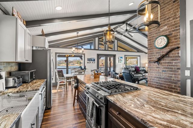 314 Kilpatrick Point Drive, Hayesville, NC 28904